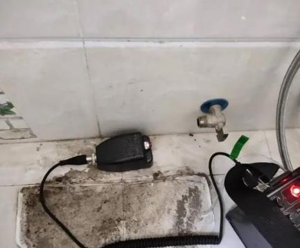 钦州市屋顶漏水维修公司分享下卫生间漏水的危害及解决方法
